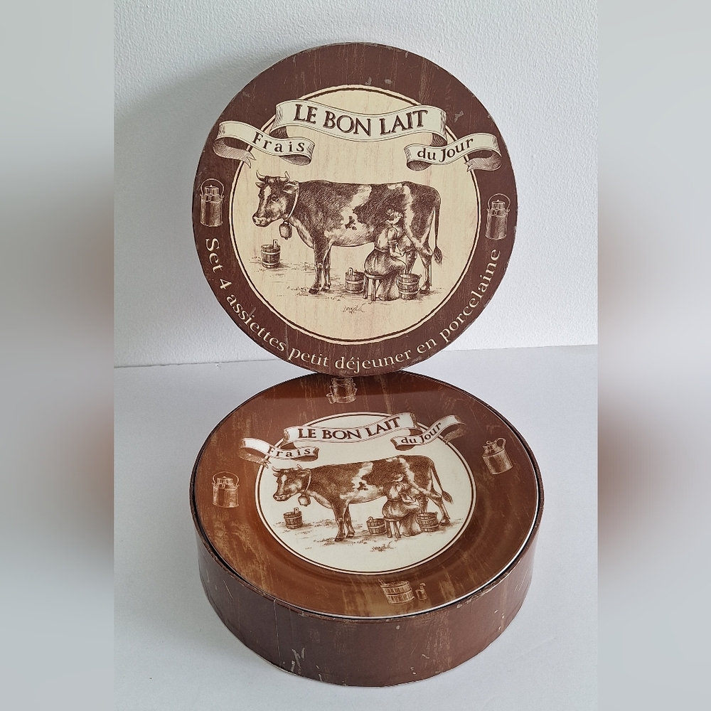 Set of 4 porcelain breakfast plates